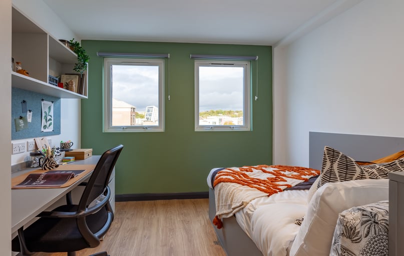 Bronze En Suite, Winfield Court, The Island Quarter, Lace Market, Nottingham - Image 1